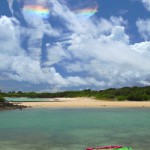 宮古島で観測された彩雲。写真は伊良部渡口の浜から峯岡健次さん撮影