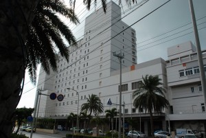 再度の公募で売却されることになった宮古島マリンターミナル社のホテル棟（資料写真）