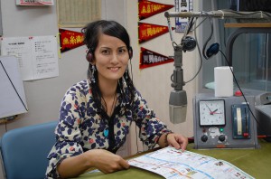 「宮古のことを全県に伝えることができれば」と話したＨｉｒａｒａさん＝１２日、ラジオ沖縄