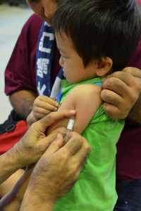 不活化ポリオワクチンの第１回集団接種＝３０日、平良保健センター
