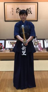 日本体育大学女子剣道部で監督を務める新里知佳野さん