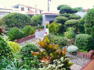 第35回「緑の街角賞」に選ばれた荷川取さんの庭（写真提供・3市民運動実践協議会グリーン部会）
