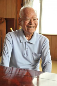 聖火ランナーに選ばれた最年長の亀濱敏夫さん
