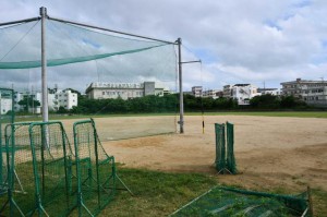 部活動が禁止のため、グラウンドは閑散としていた＝20日、宮古高校野球場