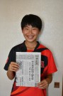 新聞配達に関するエッセーコンテストで入選を受賞した岩本さん＝２日、平良下里